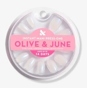 Olive & June Press‑On Nails – Pink Goldfish– Oval-Medium